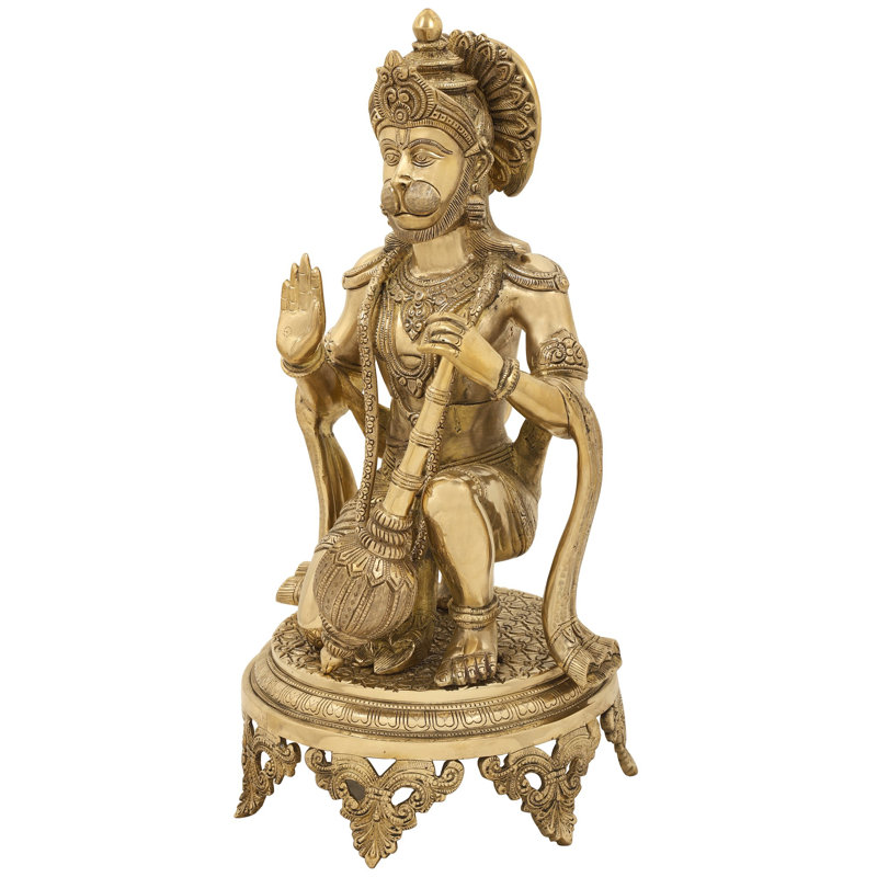 Aashirvada Hanuman Knelt sur un piédestal richement gravé