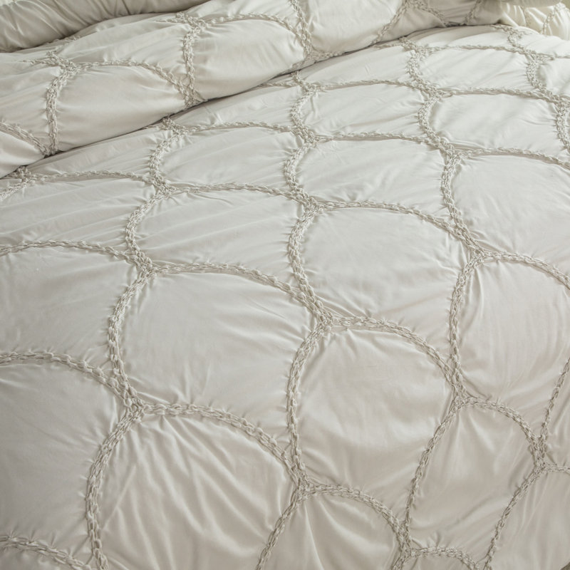 Ensemble d'édredon en microfibre brodée Scallop, matelassage élastique, surdimensionné et ultra doux, taupe, grand ensemble 3 pièces