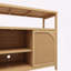 Buffet en bambou avec tablettes ouvertes et loquet magnétique
