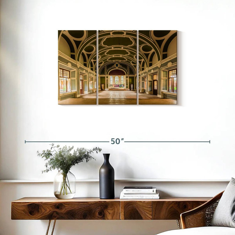 Salle de bal bien éclairée, H 20 po x l 33 po
