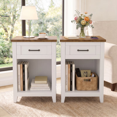 Ensemble de 2 tables de chevet de ferme avec station de charge, tables de bout blanches et noyer modernes avec prises de courant et ports USB