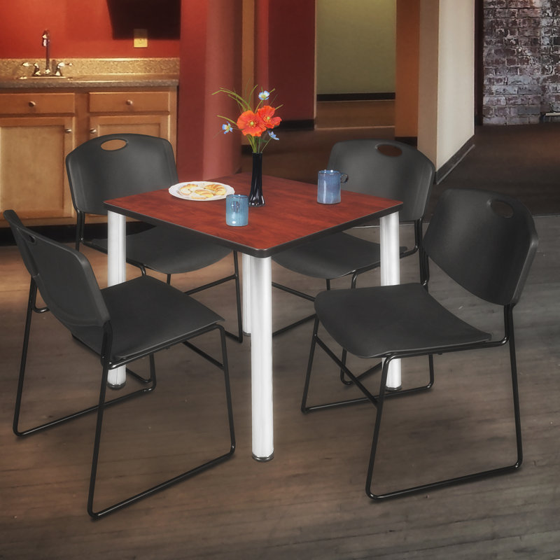 Plateau de table Kee Square, 4 chaises empilables Zeng, Cerisier, H 29 po x l 36 po x P 36 po, Chrome