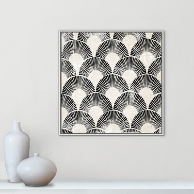 «White Art Deco III» par Aimee Wilson
