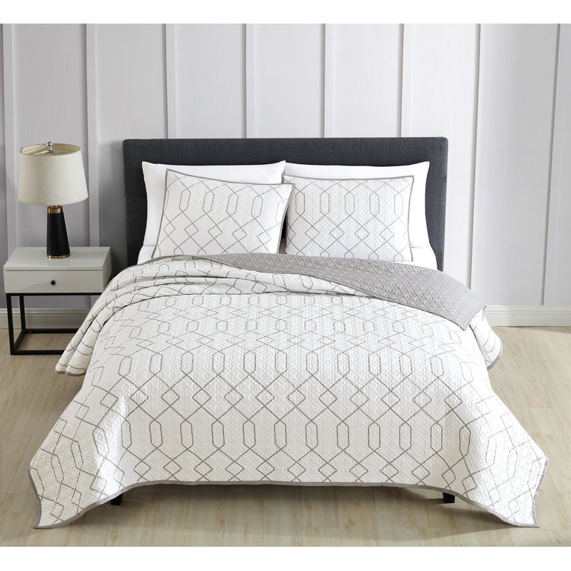 Alexander White/Gray Microfiber 3 Piece Quilt Set, Twin Quilt + 1 Standard Sham
