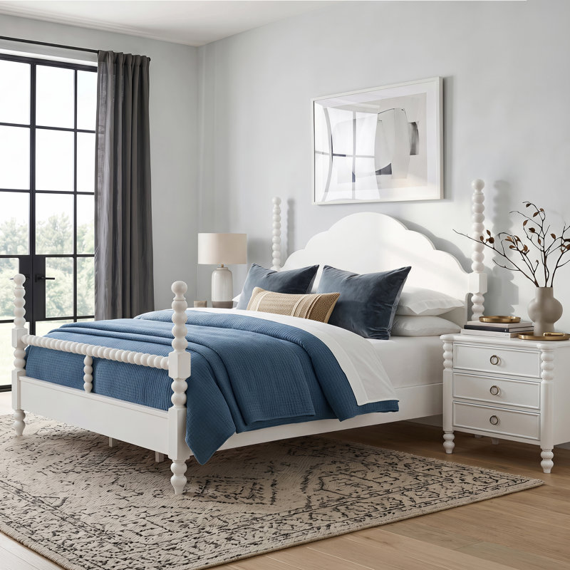 Ensemble de chambre à coucher 3 pièces Roundhill Furniture Avellune: très grand lit à colonnes avec 3 colonnes et 2 tables de chevet, finition blanche