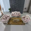 Canapé en tissu luxueux de style européen.