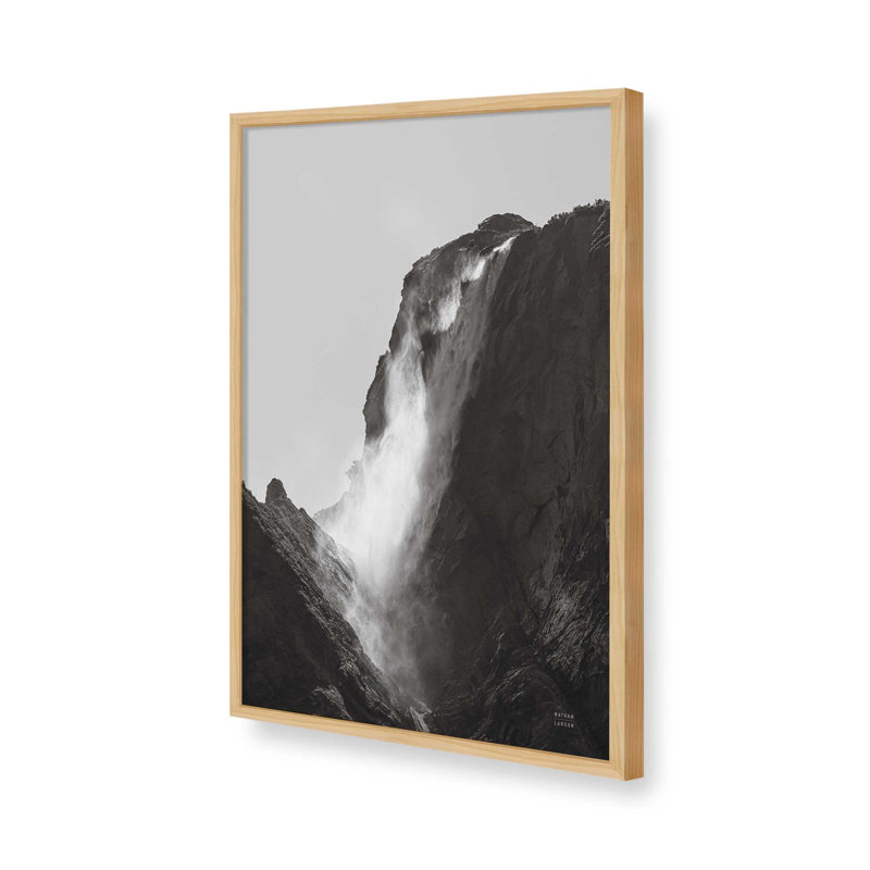 «Western Brook Pond Waterfall» par Nathan Larson, reproduction d'art, L 8 po x H 12 po, Tanné, Impression encadrée