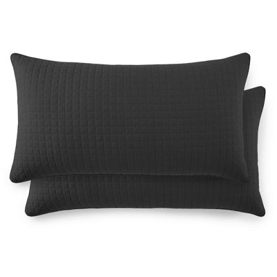 Deux housses de taie décorative matelassées en microfibre brodées Vilano Springs
