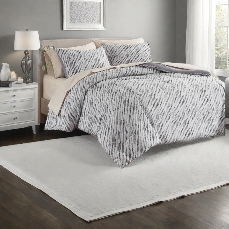 Striped and Abstract Comforter Set