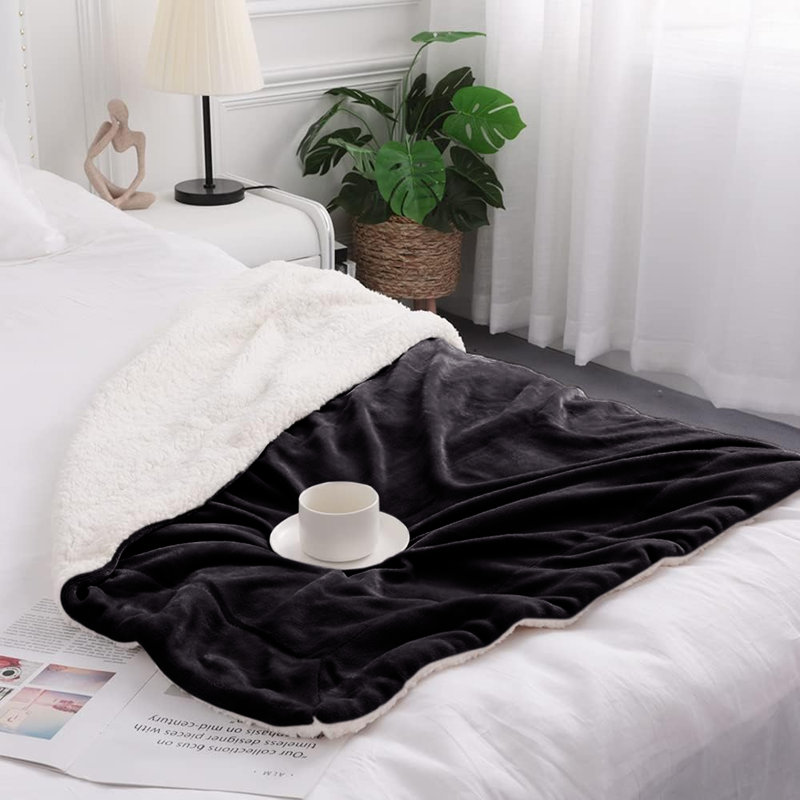 Jeté réversible en molleton Sherpa Plush - Couverture douce et chaude pour lit et canapé, Jeté (50 inc. X 60 inc.), Noir