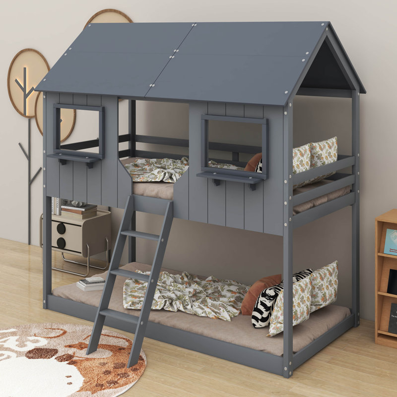 Lit superposé simple au-dessus d'un lit simple en bois avec toit, gris