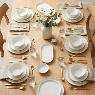Modern Elegance White and Gold Porcelain Dinnerware Set (26-Piece Service for 6)
