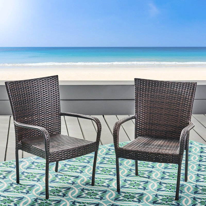 2 chaises d'extérieur empilables en PE brun, aspect transitionnel, d'une profondeur de 25,25 po, faciles à utiliser, empilables, d'une largeur de 22,50 po et prêtes à être utilisées à l'extérieur