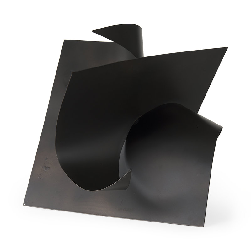 Bishock sculptural en métal, H 18,11 po x l 18,11 po x P 18,11 po, Noir