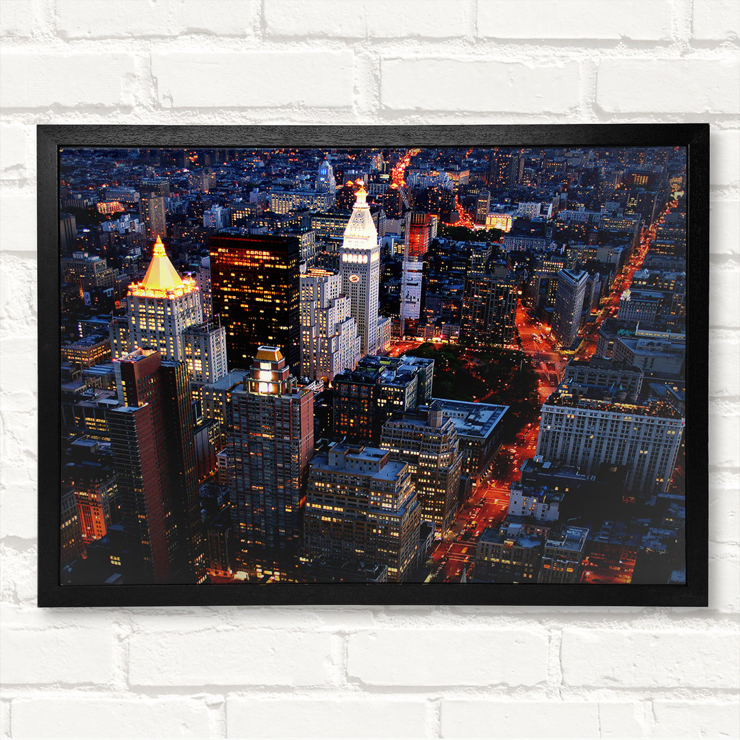 Nyc Ariel View City Lights - Closed Corner Frame Kunstdrucke auf Holz