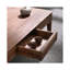 Table basse de style moderne et minimaliste