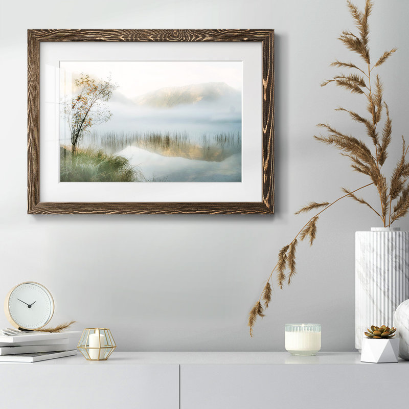 Golden Mirror of March, impression sur papier encadrée, H 22 po x l 32 po x P 1,5 po, Noyer