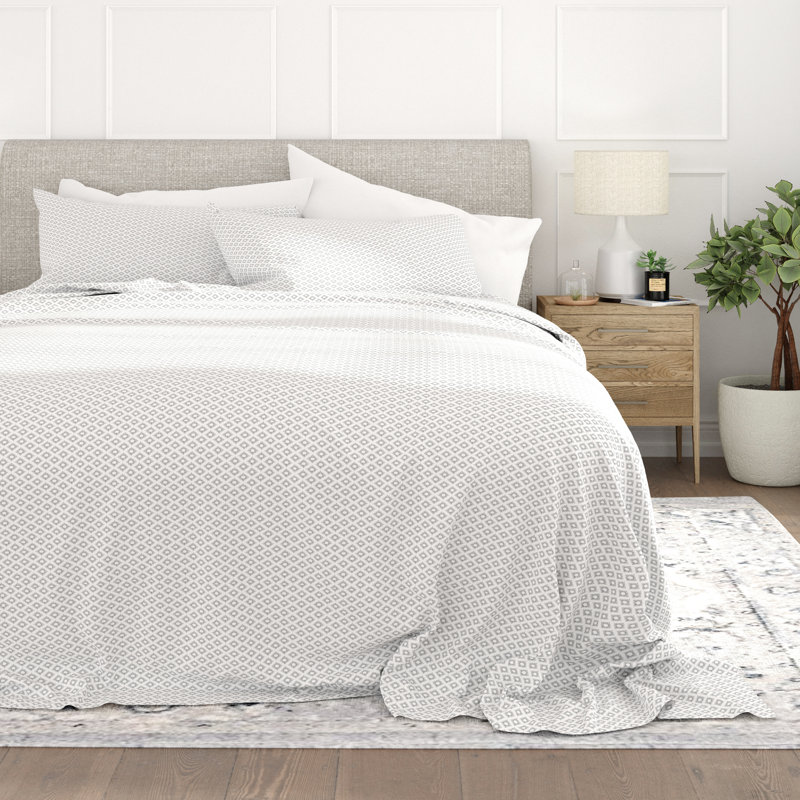 Gray Nordic Print Queen Microfiber Pillow Cover Set