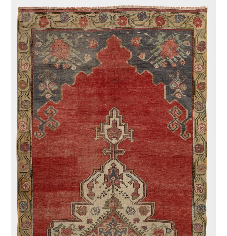 Authentique tapis anatolien noué à la main rétro. Tapis traditionnel en laine