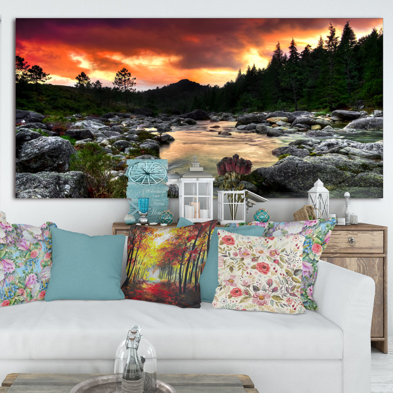 «Rocky Mountain River at Sunset», photographie, H 30 po x l 40 po x P 1 po, Toile tendue