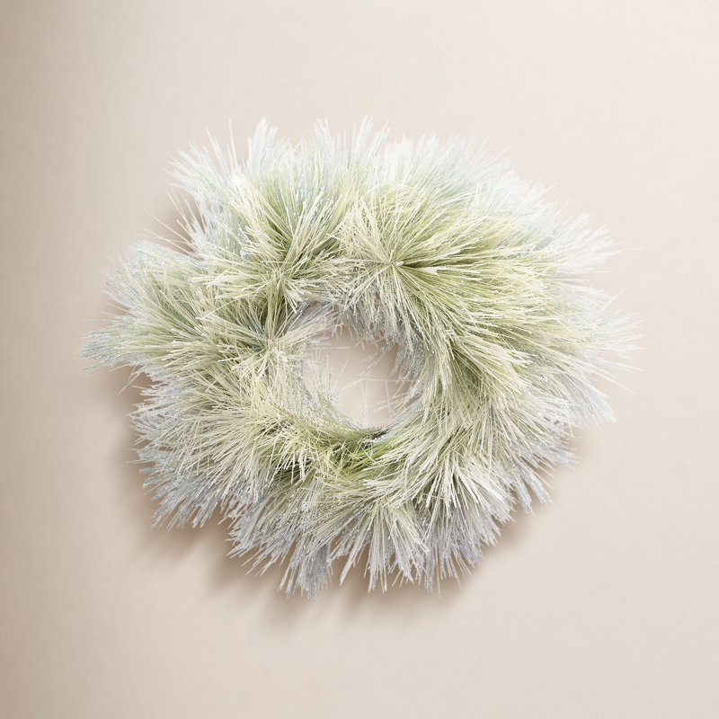 Couronne de pin coutelière artificielle, 20 po