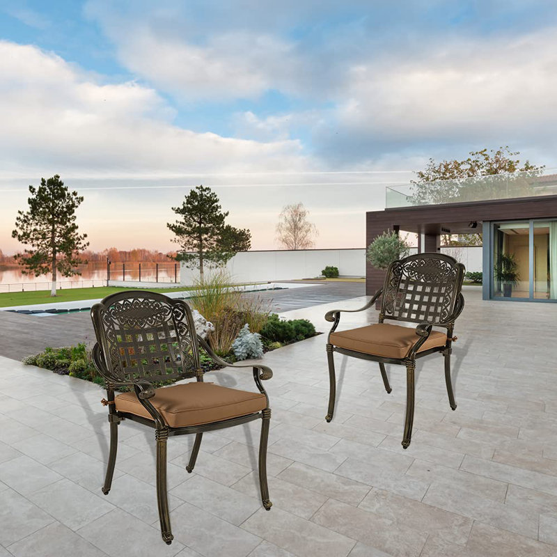 Chaise de patio empilable avec coussin