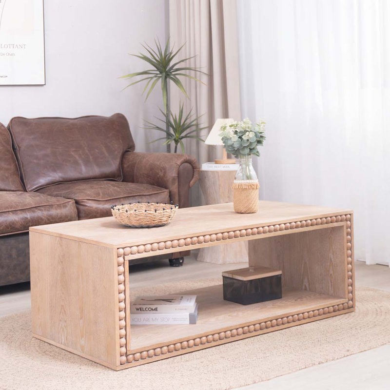 Table basse 47,6 "rectangulaire à bord perlé avec abri de rangement ouvert, Naturel antique