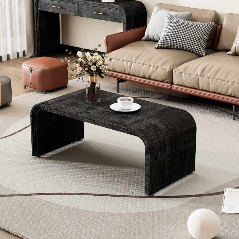 Table basse Minimalist en noir antique - Espace incurvé avec placage de sapin, H 18,47 po x L 45,83 po x l 23 po