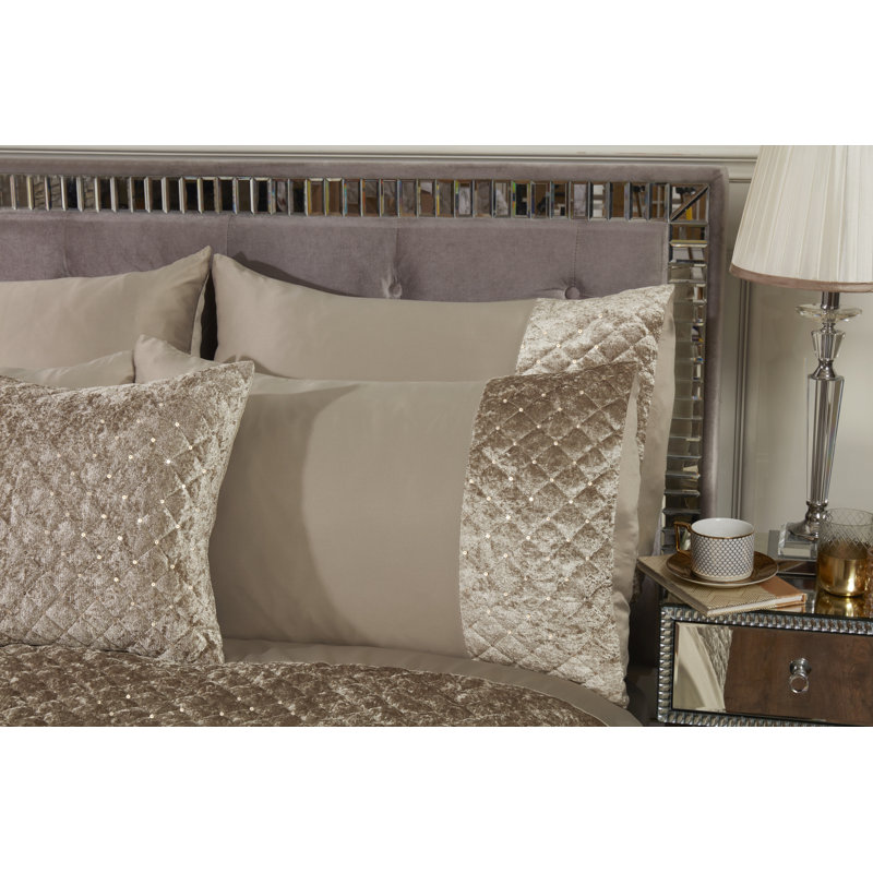 Glamour Velvet Solid Colour Bedspread with Pillow Shams, Mink