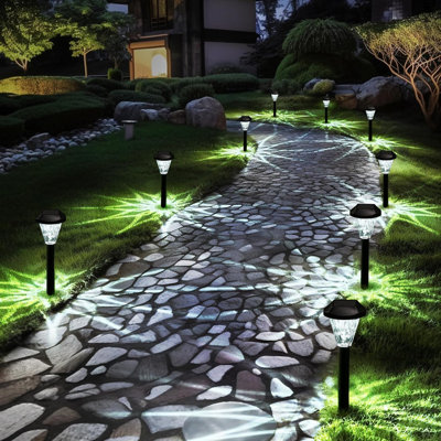 Paquet de 16 lumières de sentier solaires, lumières solaires extérieures imperméables à haute efficacité pour le jardin, la pelouse et la cour, éclairage de paysage à énergie solaire blanc froid