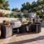 Ensemble de cuisine d'extérieur en cèdre en forme de U 6 pièces avec évier, station de barbecue, rangement et centre de bar - Noir-133988392