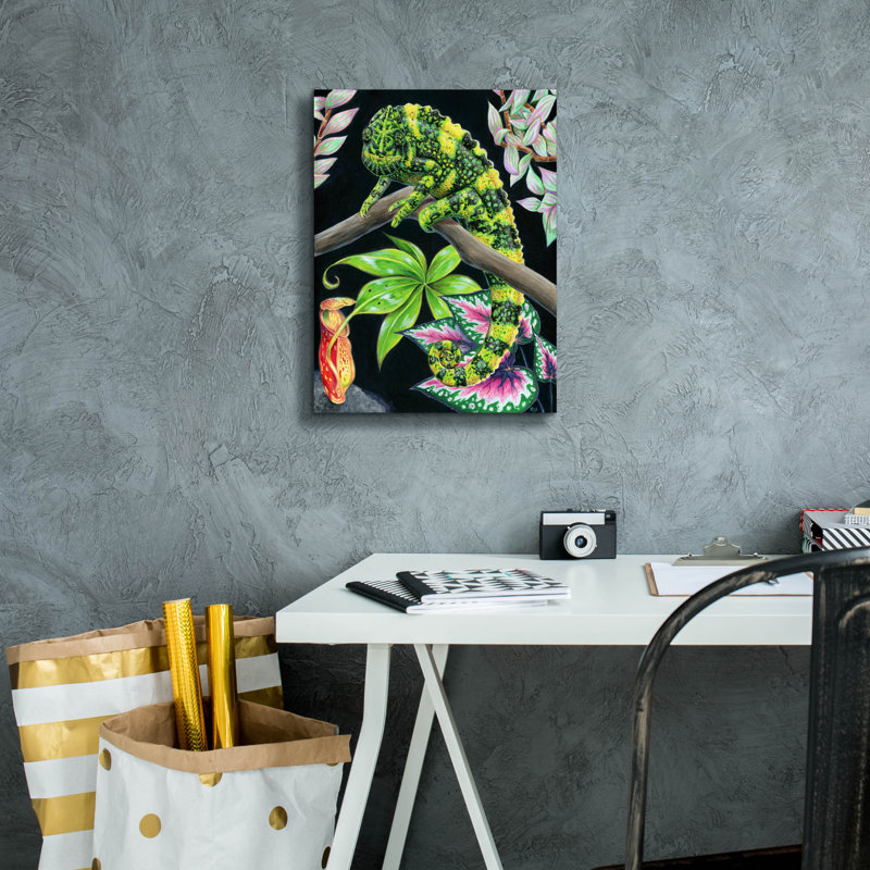 Art mural sur toile Epic Graffiti «Meller's Chameleon» par Rebecca Wang, H 34 po x l 26 po x P 1,5 po