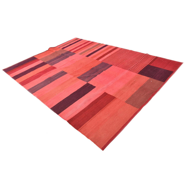 Tapis rose 6 pi 8 po x 9 pi 4 po