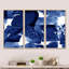 Impression abstraite en bleu classique sur blanc I - ensemble d'art moderne sur toile encadrée moderne de 3