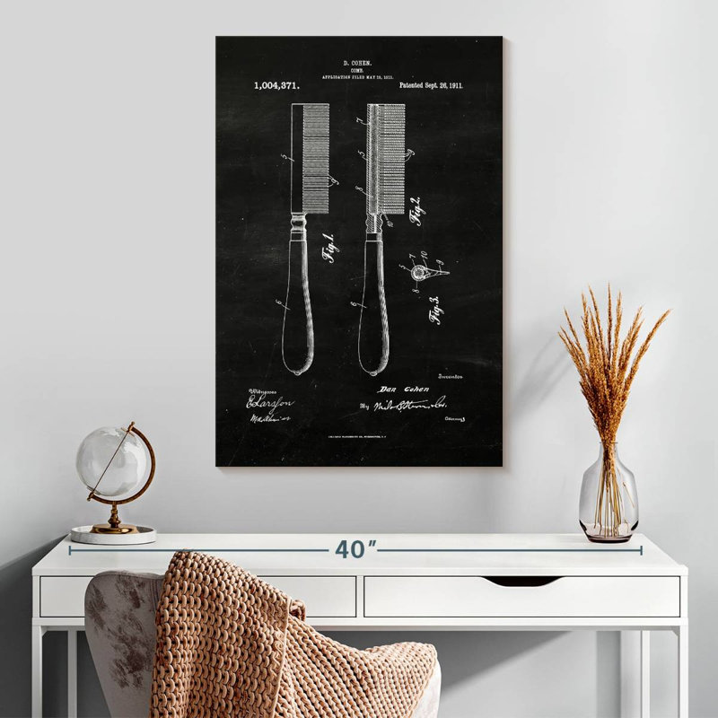 Comb BW Kynaat, 30" H x 20" W