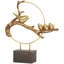 Sculpture en pierre polystone sur une branche