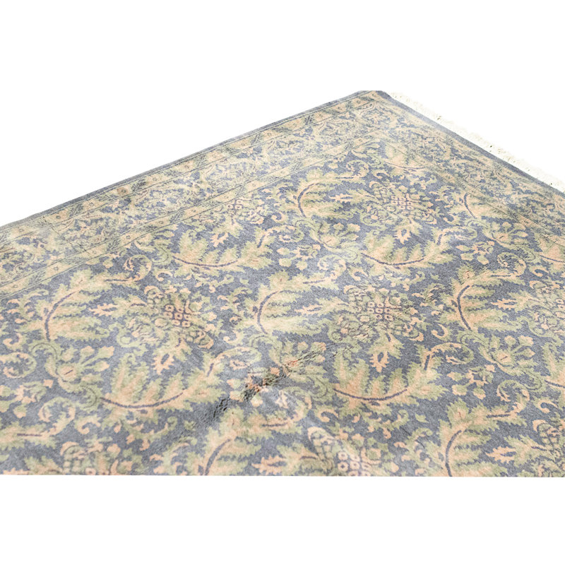 Tapis aubergine de haute qualité noué à la main