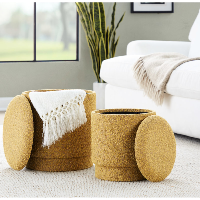 Tissu en jaune avec esthétique moderne, couvercles amovibles pour la fonction de rangement, rembourrage en mousse pour une expérience confortable, deux repose-pieds, aucun assemblage requis, capacité de 250 lb, utilisation à l'intérieur, largeur de 14,57 po