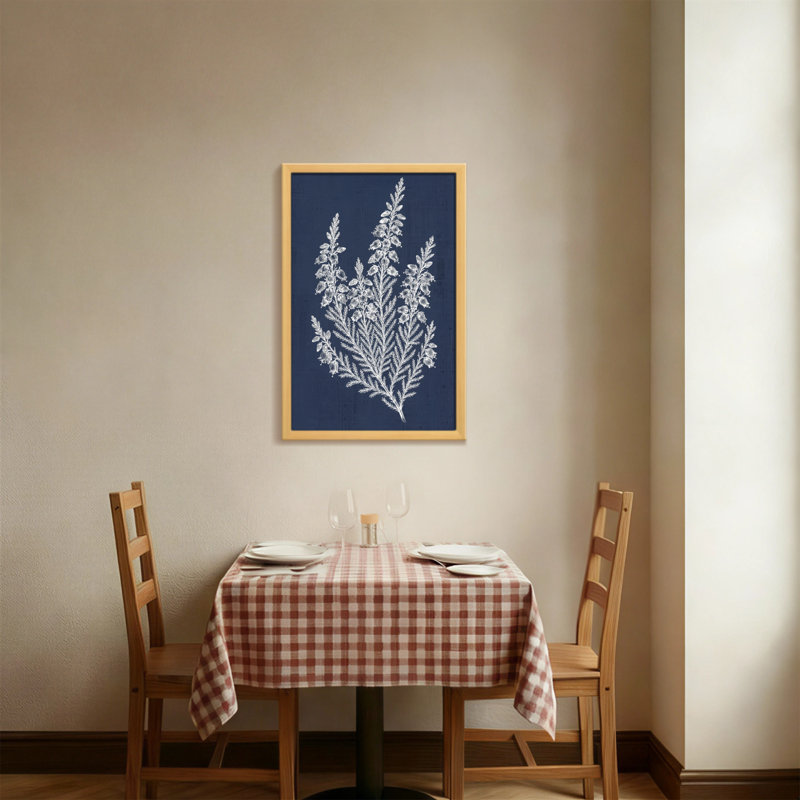 Plantes et fleurs, motif floral blanc sur fond bleu marine, H 18 po x l 12 po