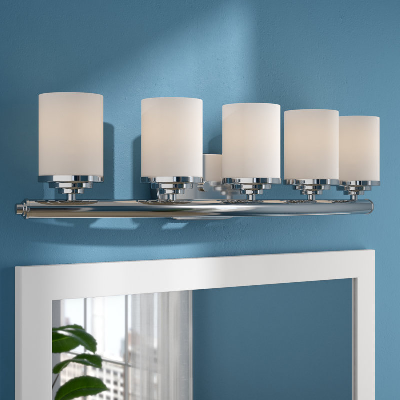 Éclairage pour meuble-lavabo 5 lumières Huntington, Chrome / Opale satinée