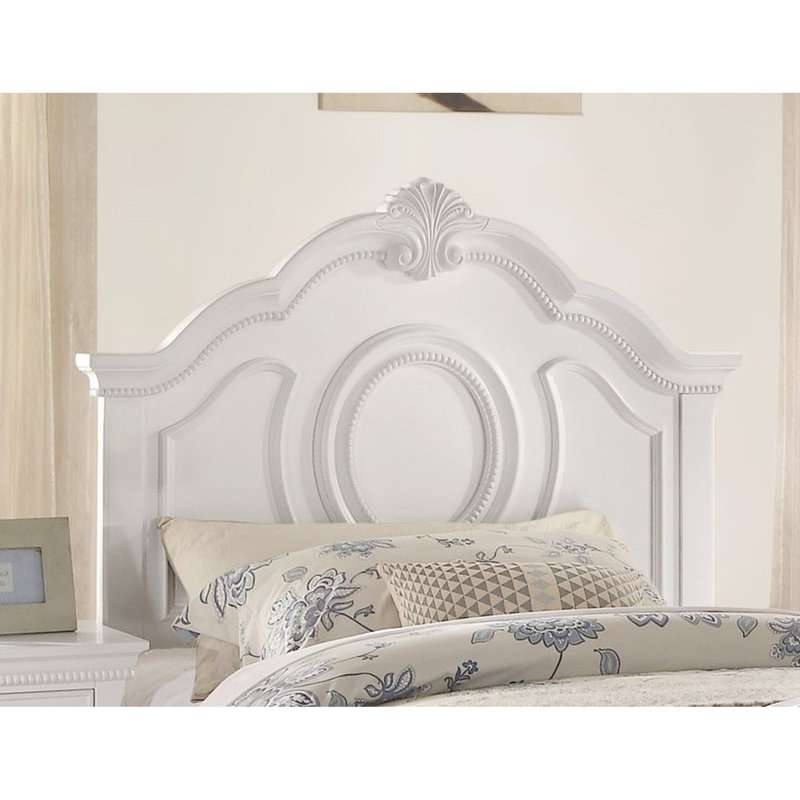 Lit simple au fini blanc classique, style traditionnel, lit en bois avec rails