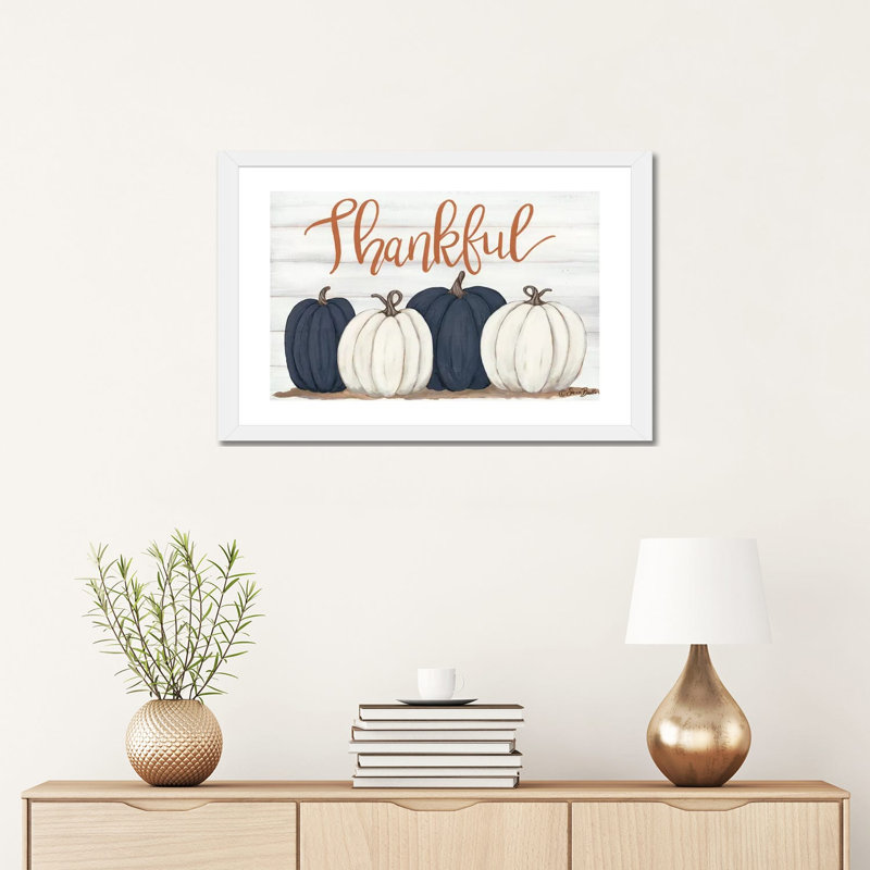 «Thankful Pumpkins» par Sara Baker - reproduction d'art, H 16 po x l 24 po x P 1 po, Papier encadré blanc, Blanc