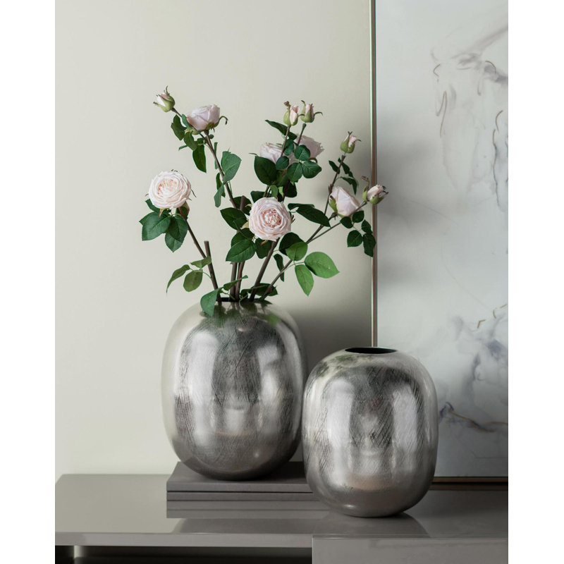 Vase de table en métal Silver Streaks, H 14,8 po x l 12,6 po x P 12,6 po