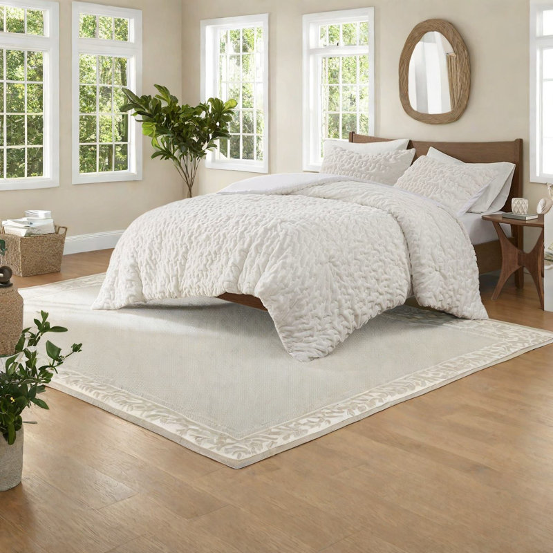 Luxurious Faux Fur Bedding Sets, Polyester Comforter, Glamorous Bedroom All Season