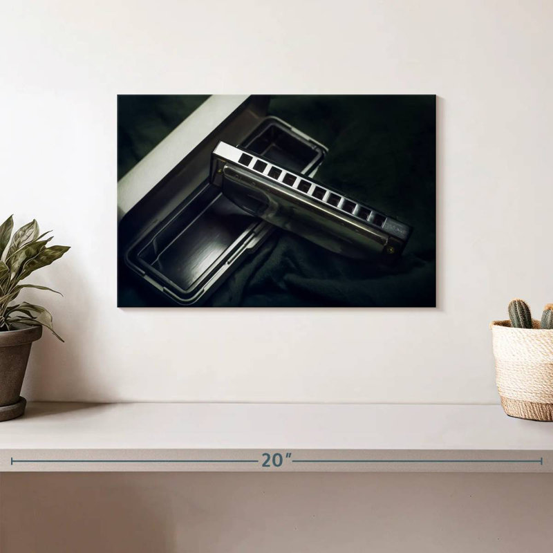 Abarca Modern Harmonica, 8" H x 12" W