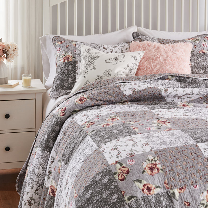 Giulia Gray and White King Microfiber Reversible Quilt Set