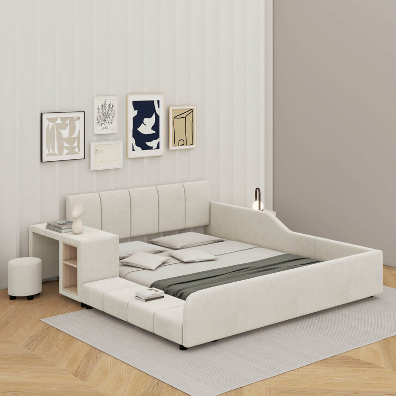 Grand lit tapissier à la terre avec bureau et petit tabouret rond, Beige