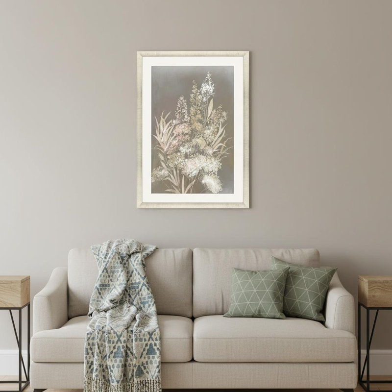 «Delicate Bunch I», reproduction d'art encadrée dorée