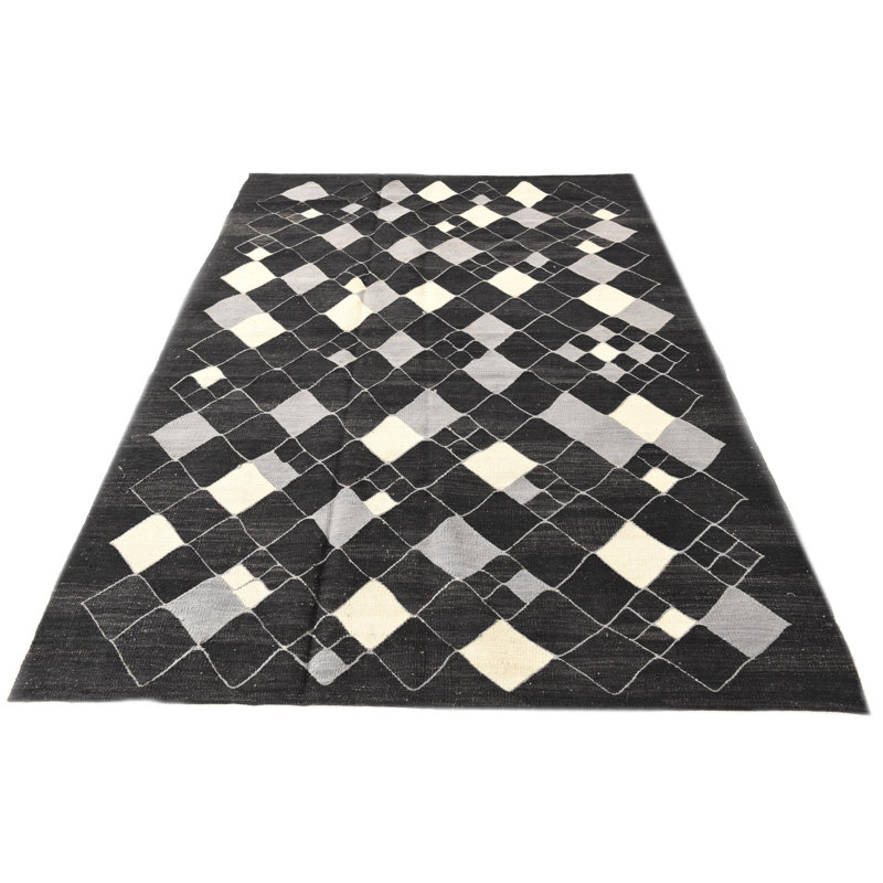 Tapis noir 5 x 8 Petrella