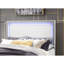 Grand lit à paillettes blanc - intérieur transitionnel avec détails en cristal blanc artistique et décoratifs-795582527